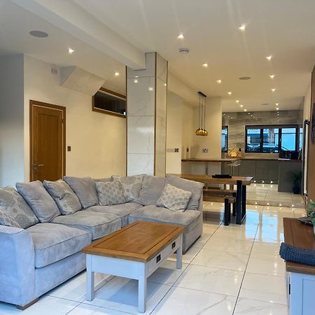 Broadway Beach Home With Hot Tub Herne Bay Exterior photo