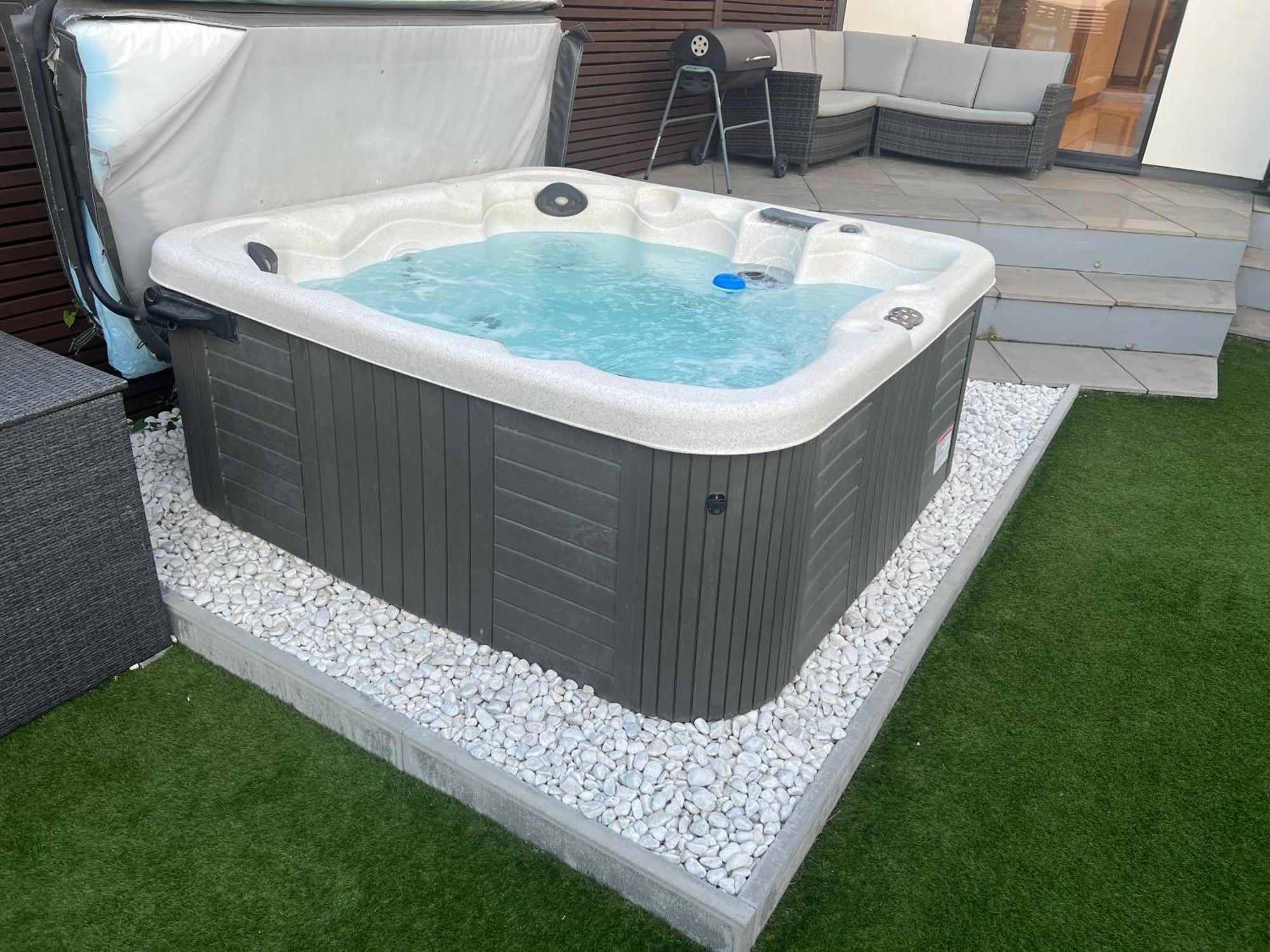 Broadway Beach Home With Hot Tub Herne Bay Exterior photo