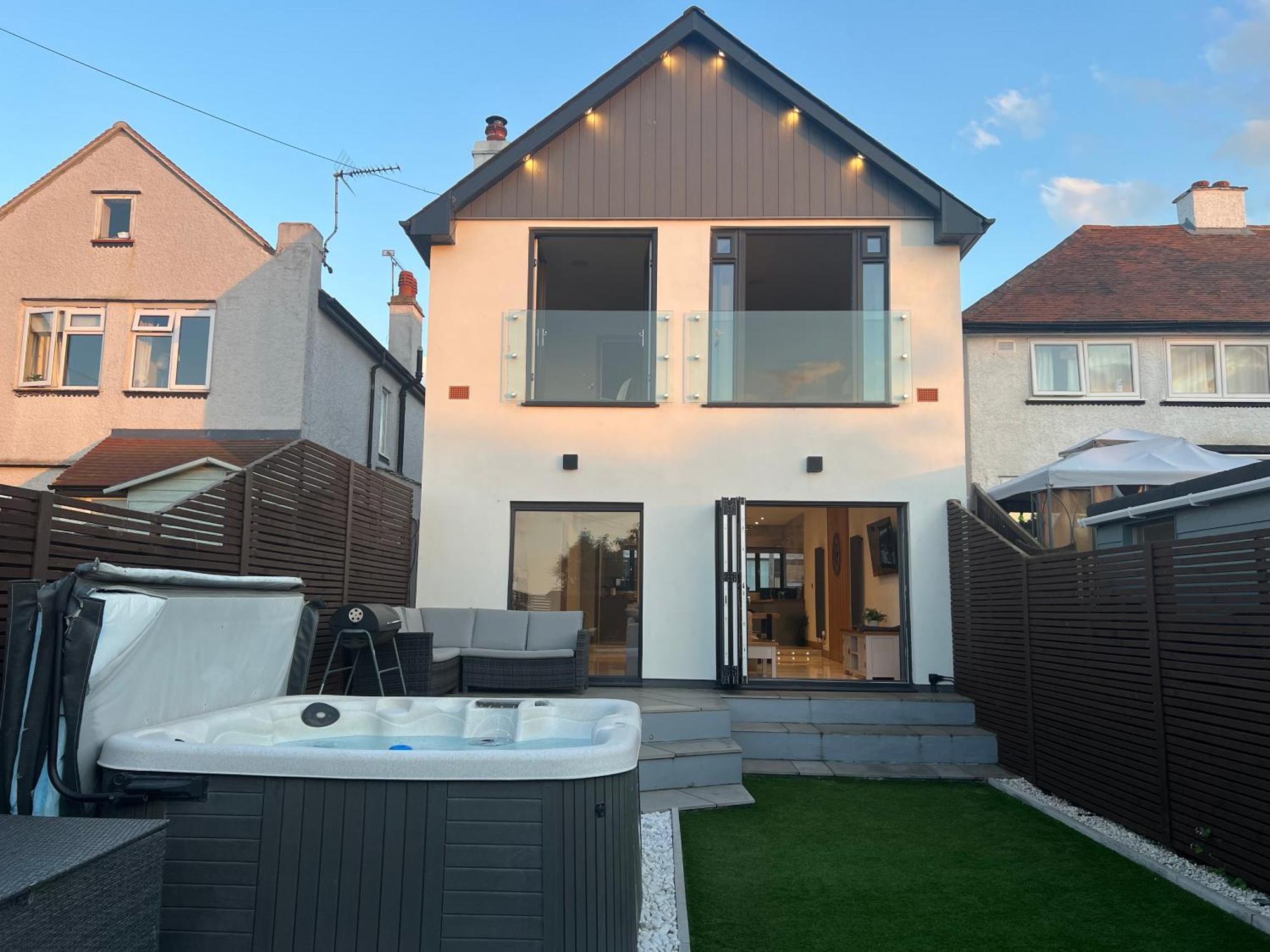 Broadway Beach Home With Hot Tub Herne Bay Exterior photo